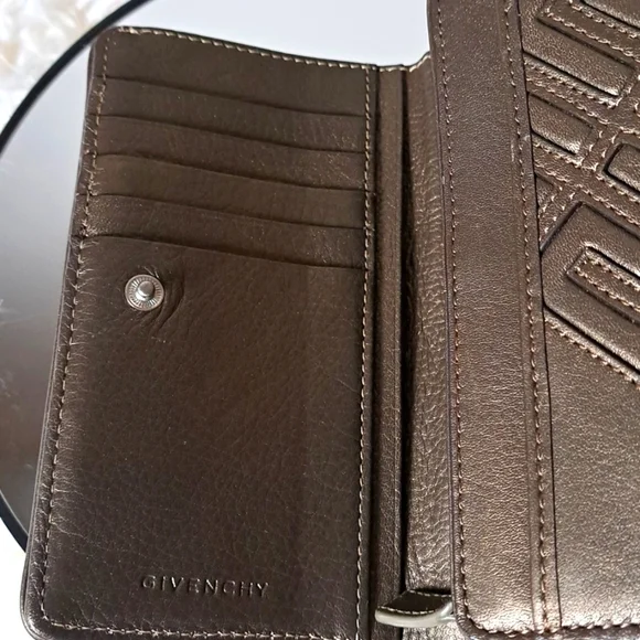 Givenchy Vintage Wallet EUC - Picture 7 of 11